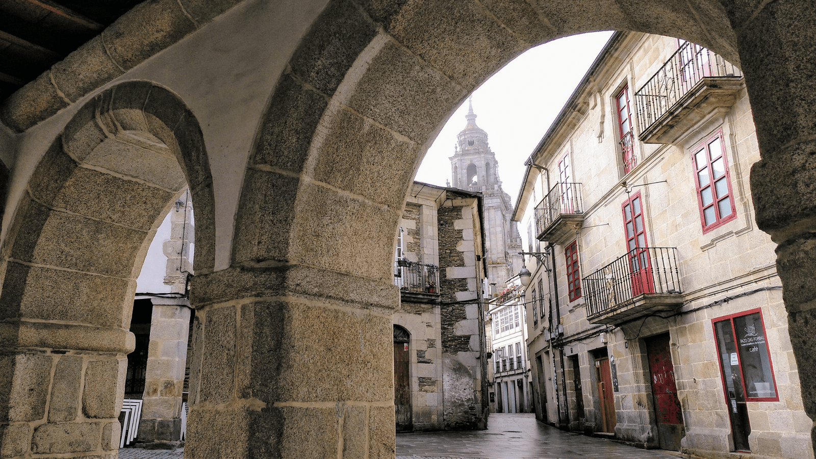 A walking tour of the centre of Lugo, Galicia